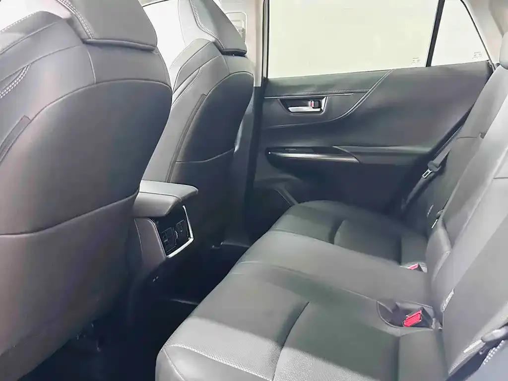 Toyota Venza 2024 из CN, фото 10