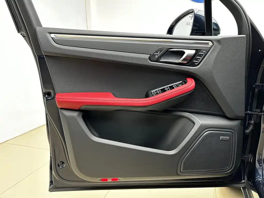 Porsche Macan 2023 из CN, фото 6