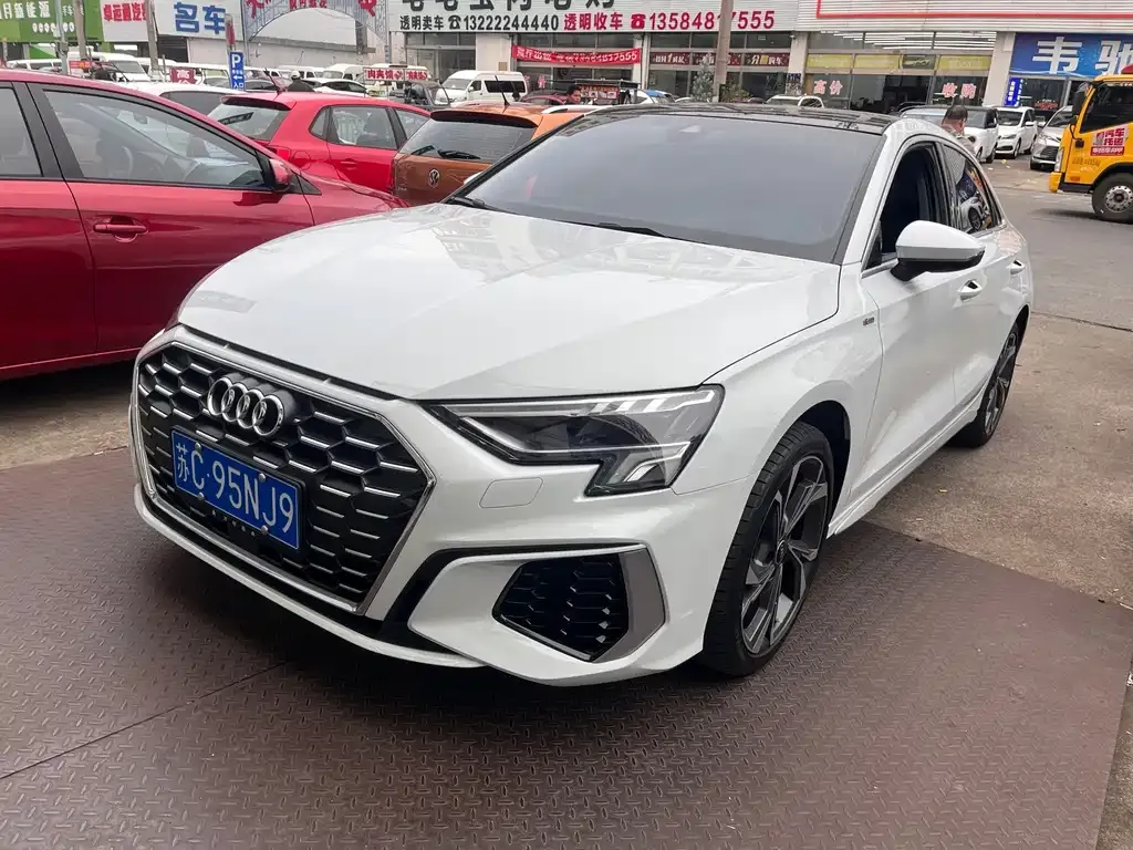 Audi A3 2024 из CN, фото 1