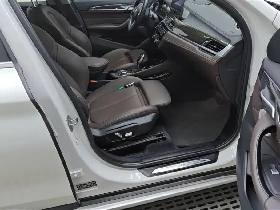 BMW X1 2021 из CN, фото 8