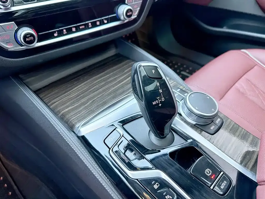 BMW 5 Series New Energy — фото 10