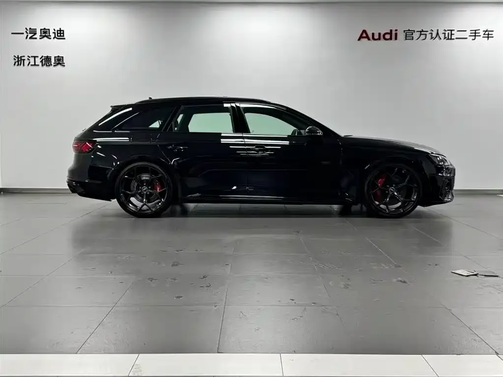 Audi RS 4 — фото 3