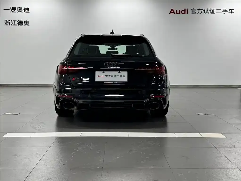 Audi RS 4 — фото 5