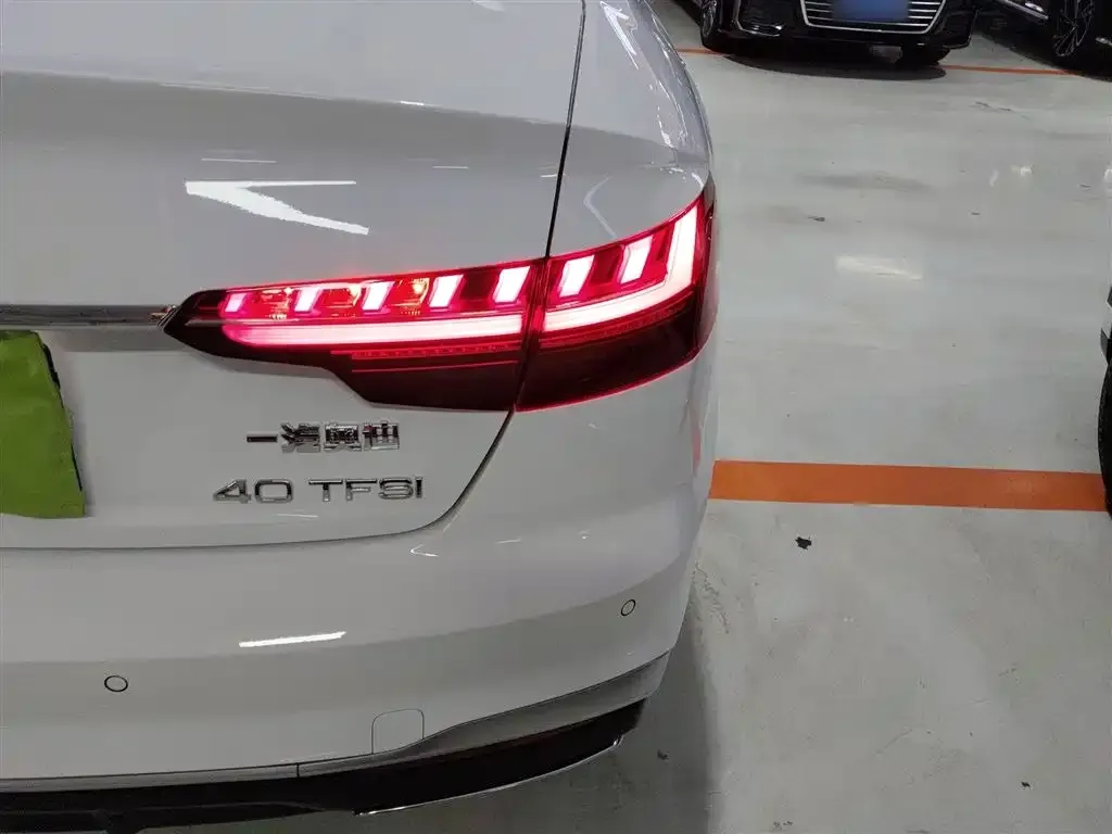 Audi A4L 2022 из CN, фото 3