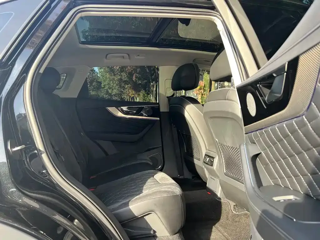Hongqi HS5 2021 из CN, фото 2