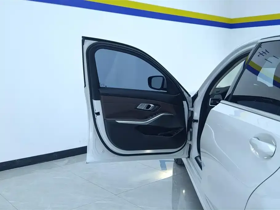 BMW 3 Series 2021 из CN, фото 5