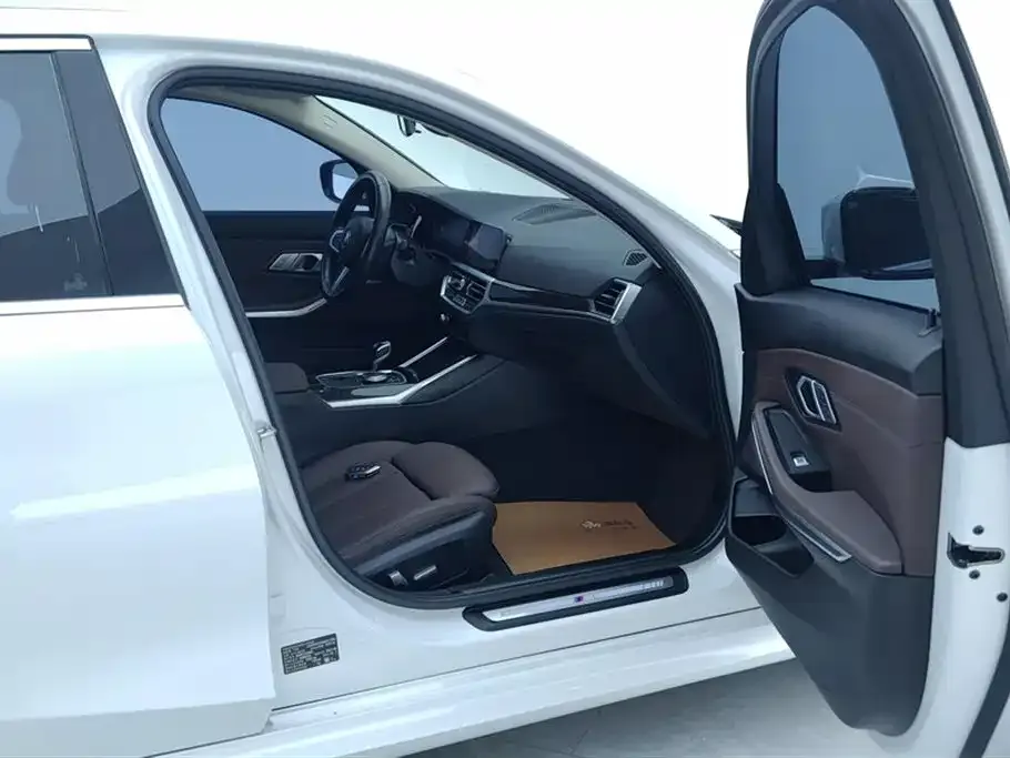 BMW 3 Series 2021 из CN, фото 10