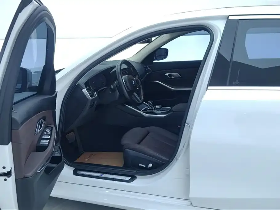 BMW 3 Series 2021 из CN, фото 7