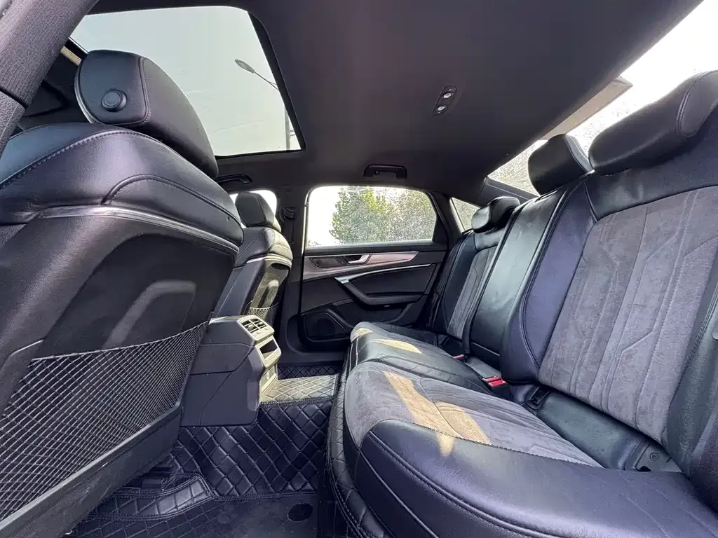 Audi A6L 2021 из CN, фото 8