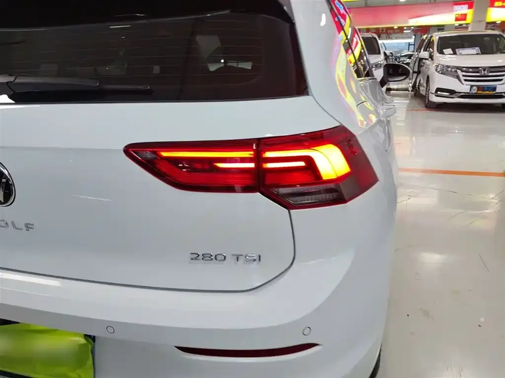 Volkswagen Golf 2022 из CN, фото 8