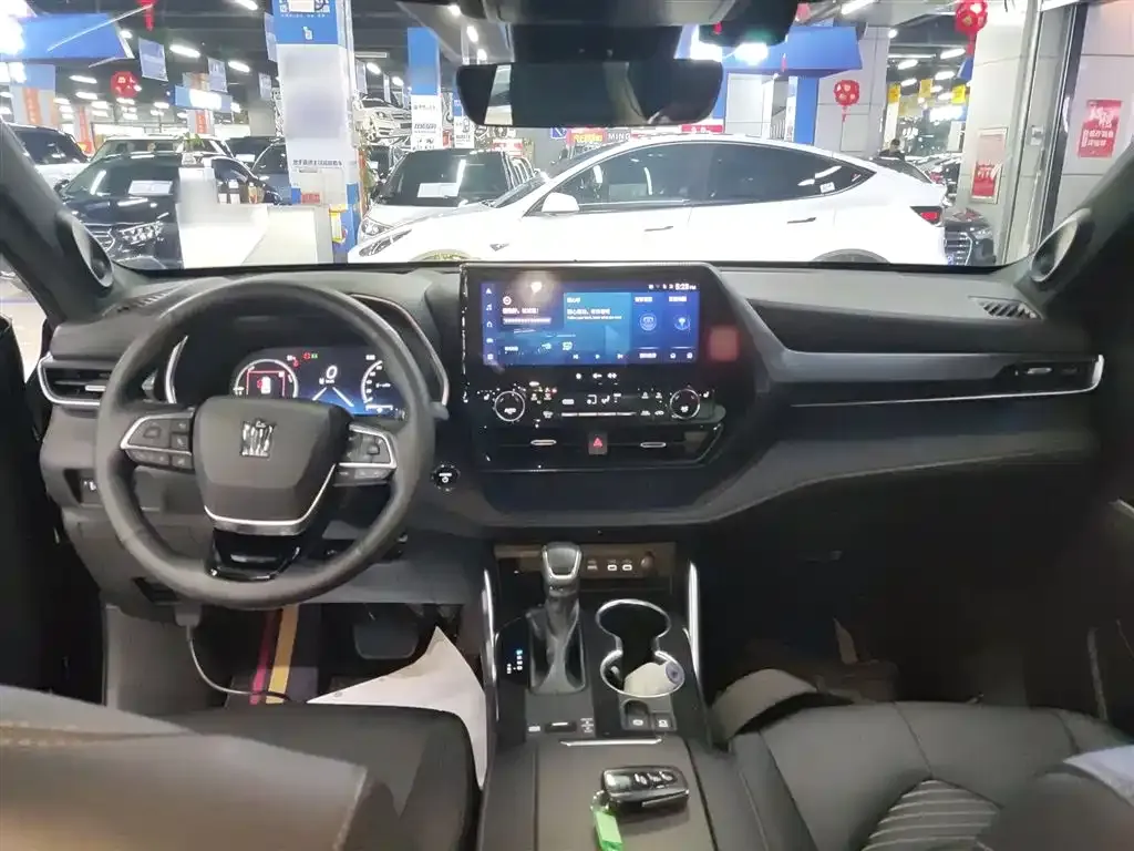 Toyota Crown Kluger 2023 из CN, фото 8