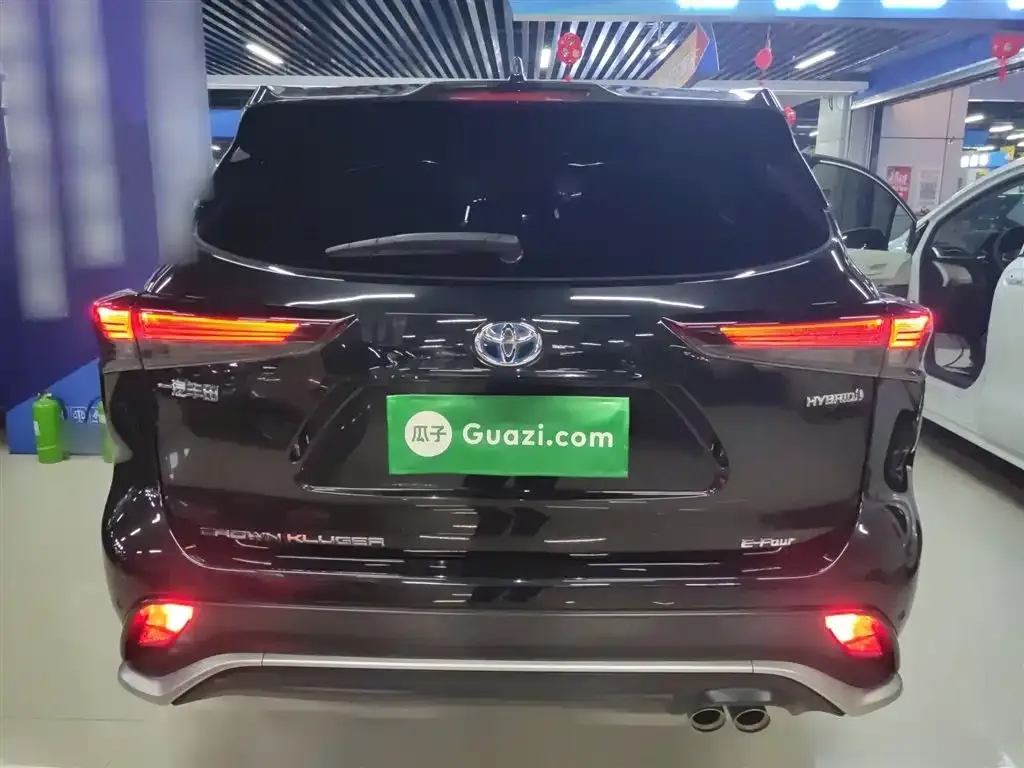 Toyota Crown Kluger 2023 из CN, фото 6