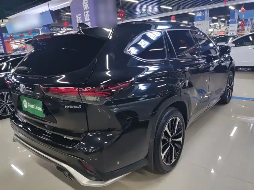 Toyota Crown Kluger 2023 из CN, фото 5