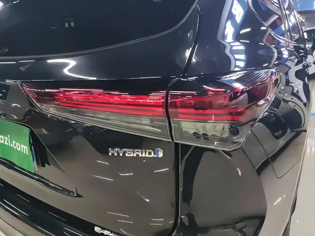 Toyota Crown Kluger 2023 из CN, фото 7
