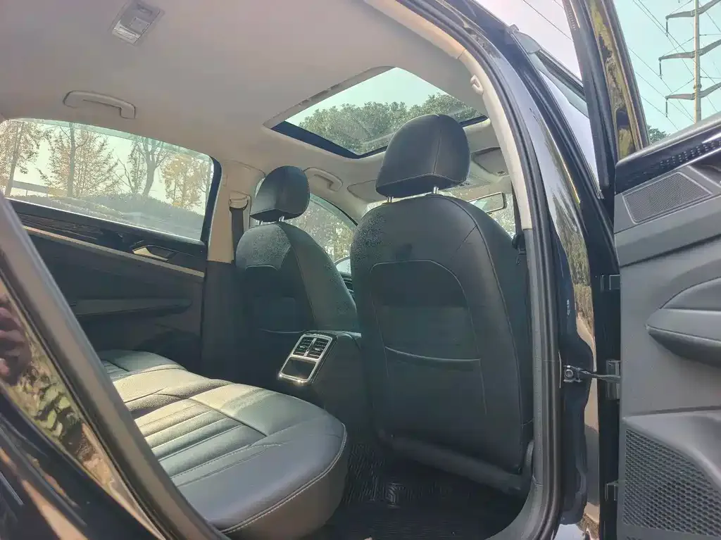 Volkswagen Passat — фото 9