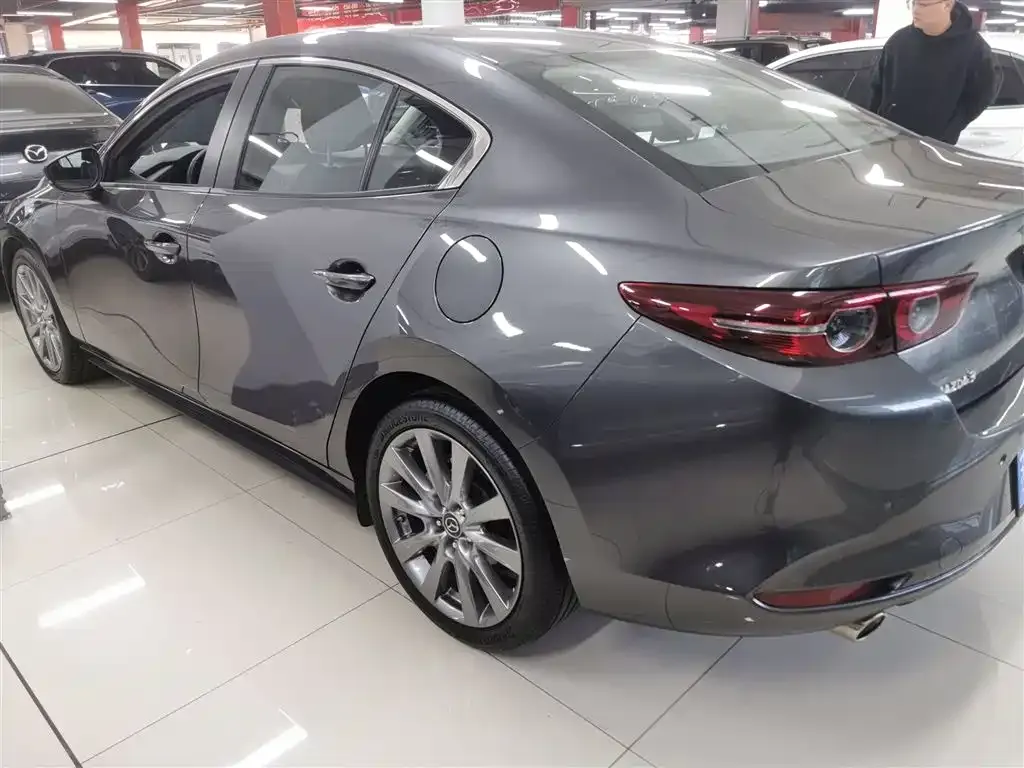 Mazda 3 Axela 2023 из CN, фото 5