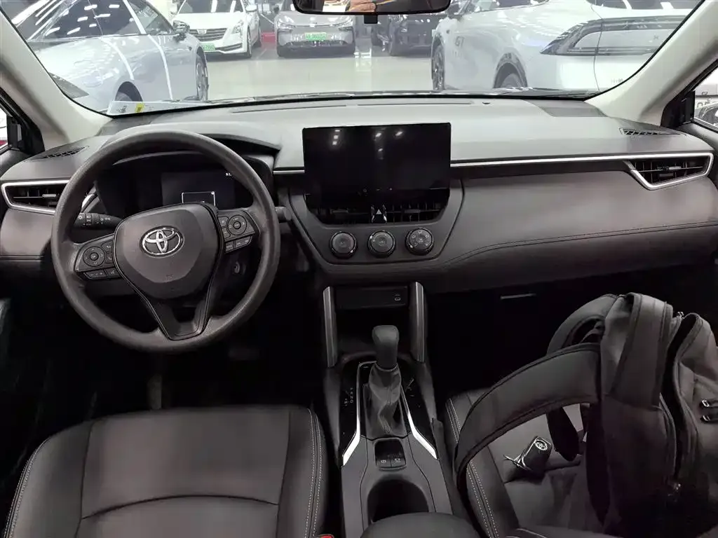 Toyota Corolla Cross 2023 из CN, фото 2