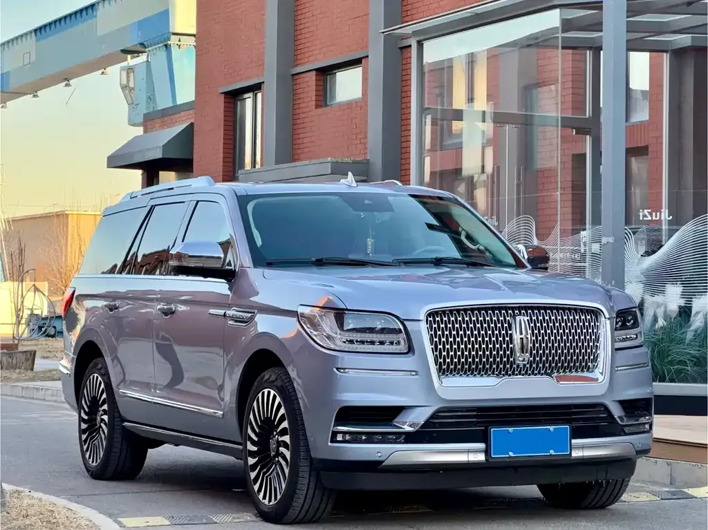 Lincoln Navigator — фото 8