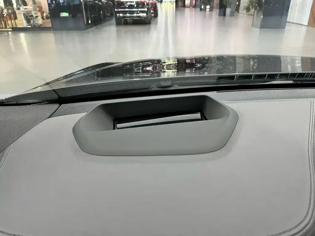 BMW 6 Series GT 2023 из CN, фото 4