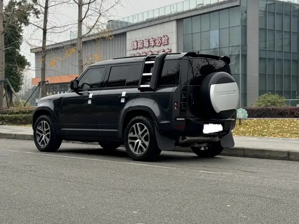 Land Rover Defender — фото 6
