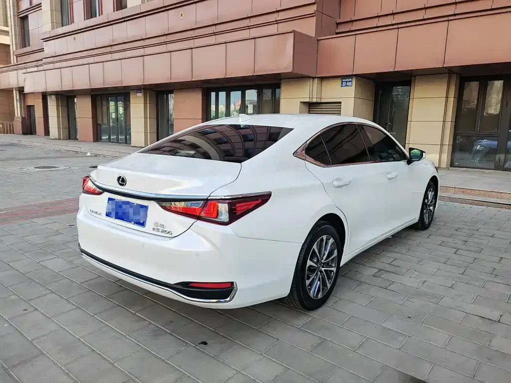 Lexus ES — фото 3