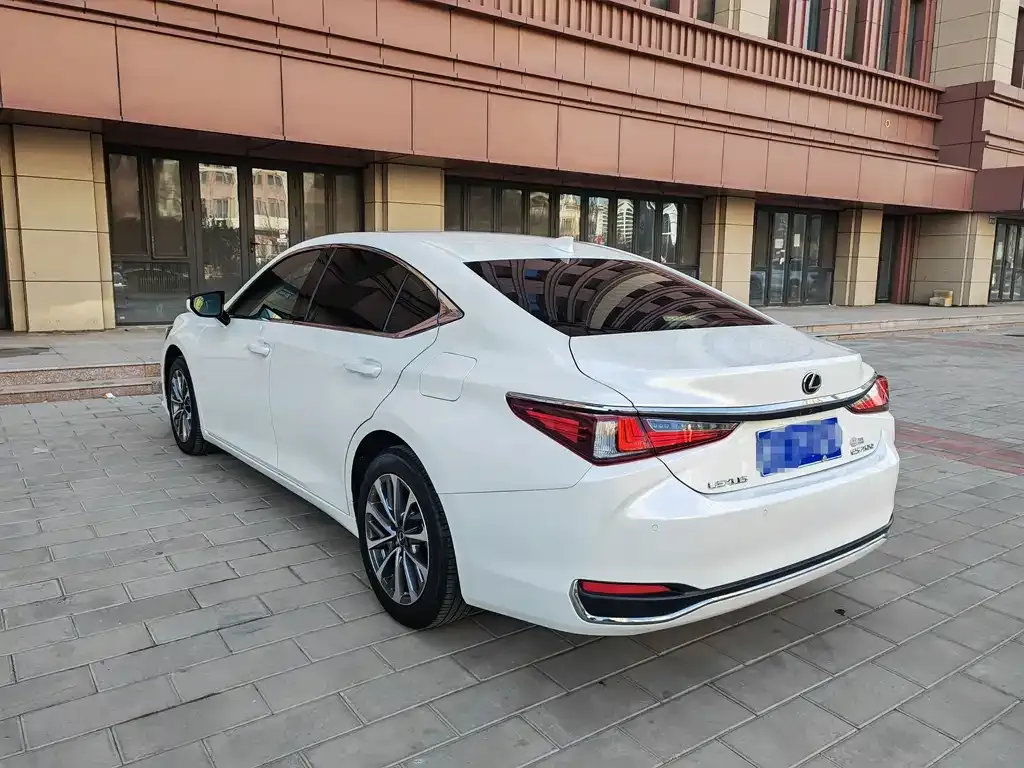 Lexus ES — фото 6