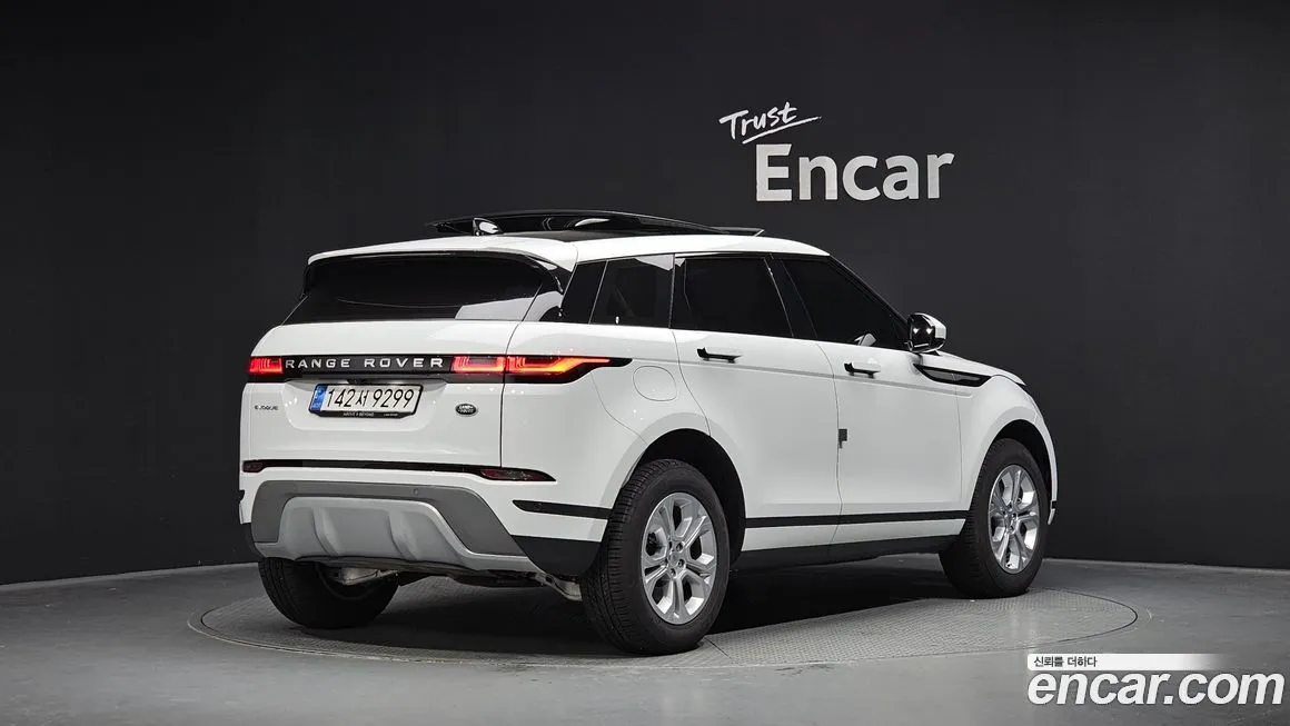 Land Rover Range Rover Evoque — фото 5