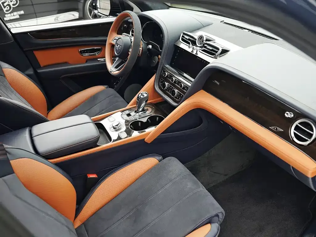 Bentley Bentayga 2023 из CN, фото 5