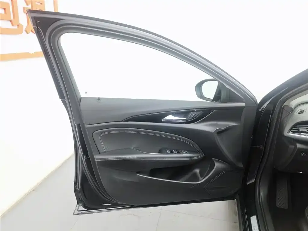 Buick Regal 2025 из CN, фото 3