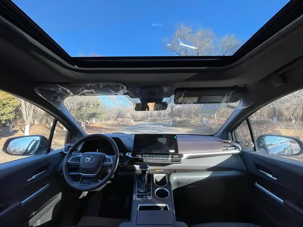 Toyota Granvia 2025 из CN, фото 9