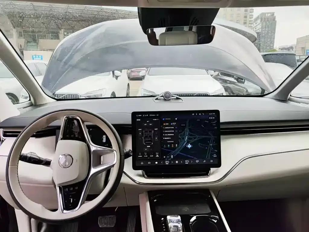 Volvo EM90 2024 из CN, фото 7