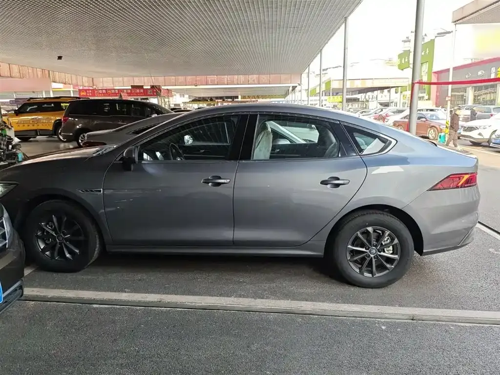 BYD Qin PLUS 2025 из CN, фото 8