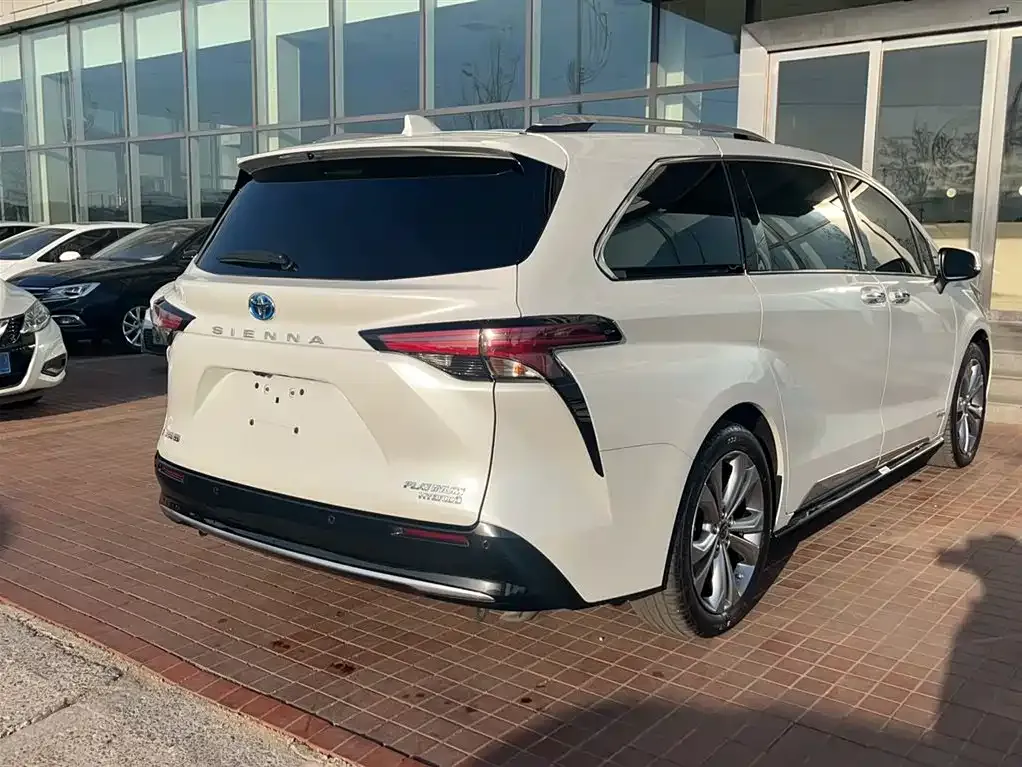 Toyota Sienna 2024 из CN, фото 10
