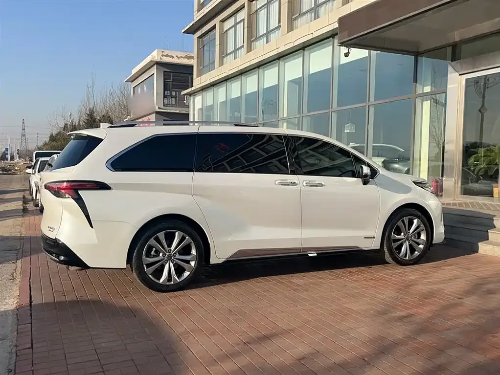 Toyota Sienna 2024 из CN, фото 9