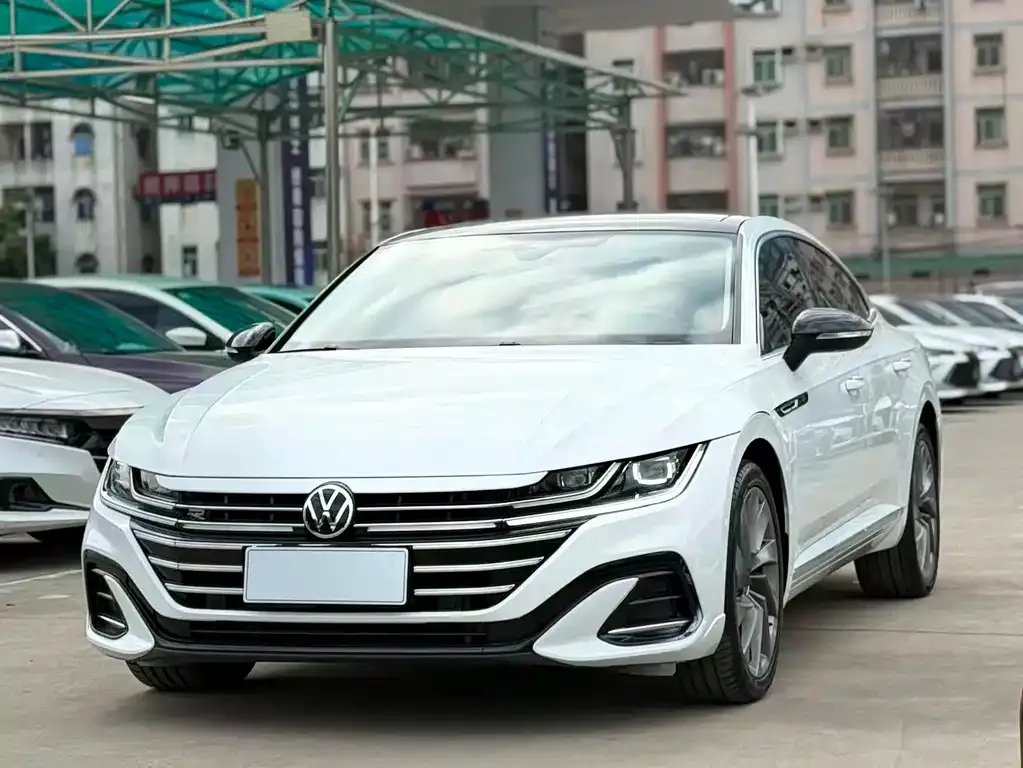 Volkswagen CC 2023 из CN, фото 1