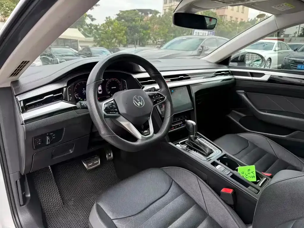 Volkswagen CC 2023 из CN, фото 8
