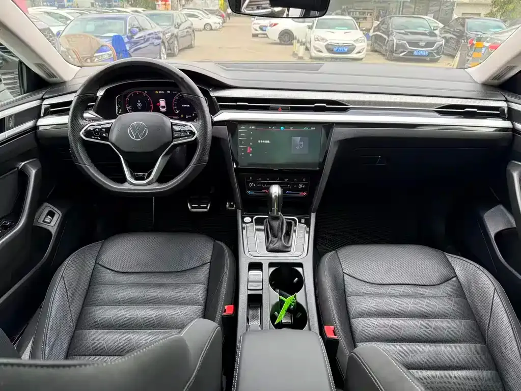 Volkswagen CC 2023 из CN, фото 4