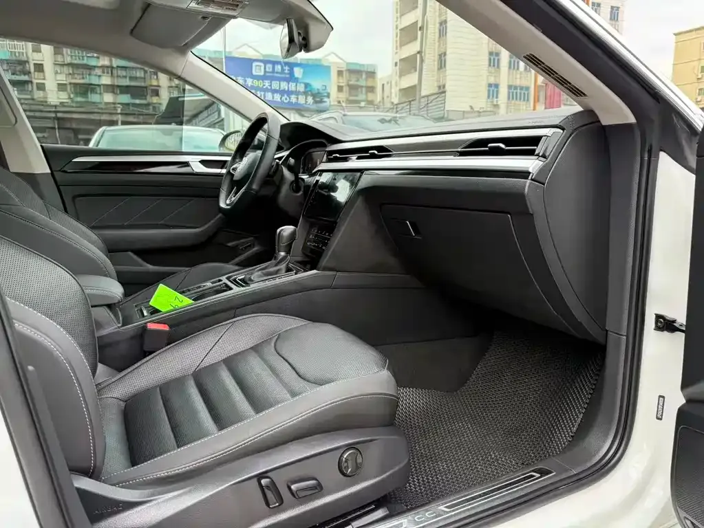 Volkswagen CC 2023 из CN, фото 7