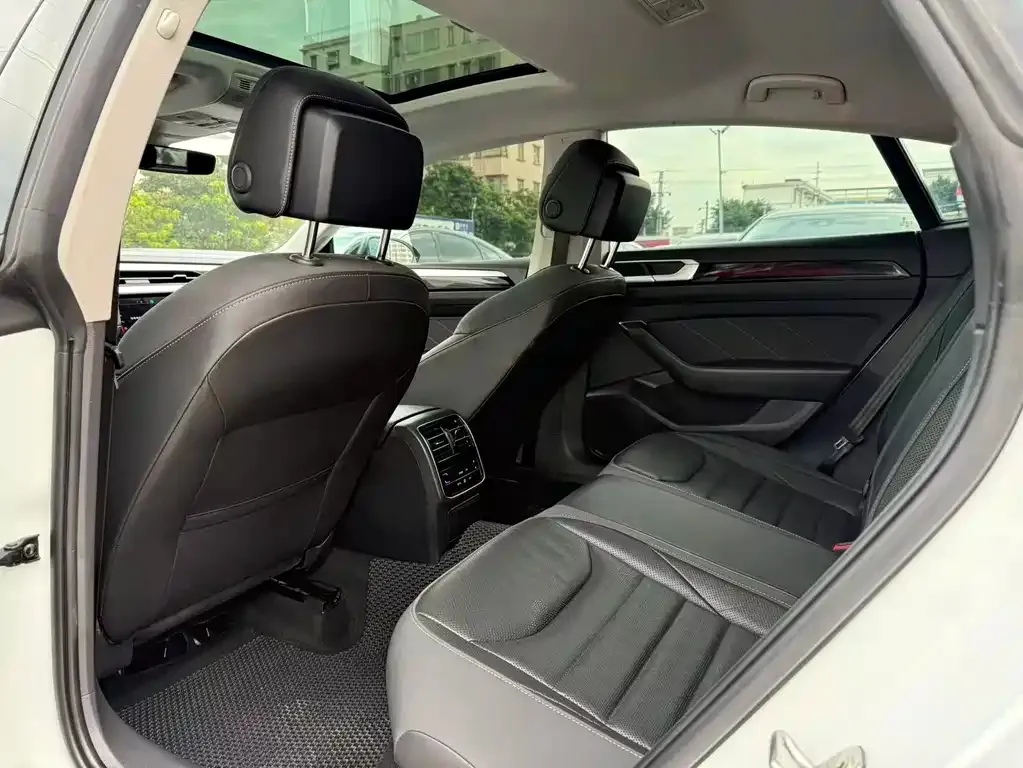 Volkswagen CC 2023 из CN, фото 5