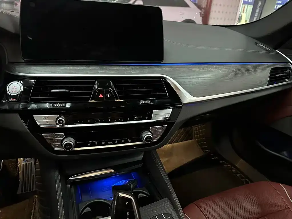 BMW 5 Series — фото 10