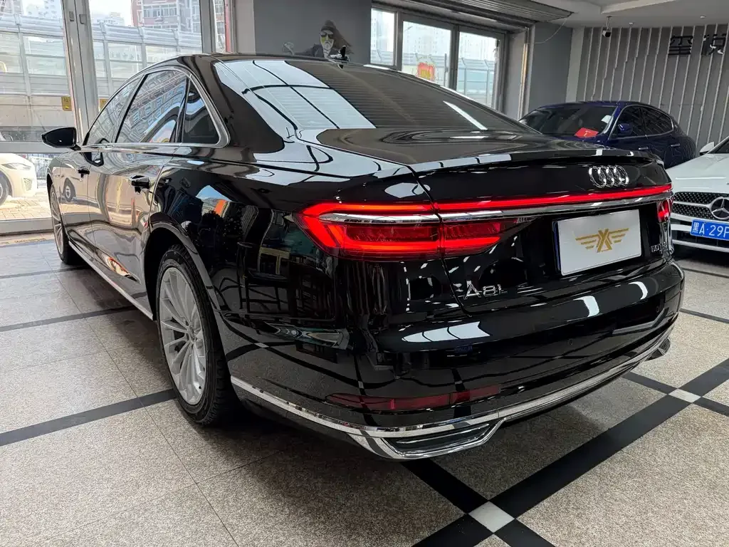 Audi A8 2021 из CN, фото 7