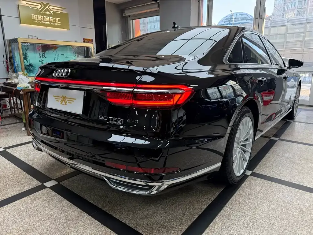 Audi A8 2021 из CN, фото 10