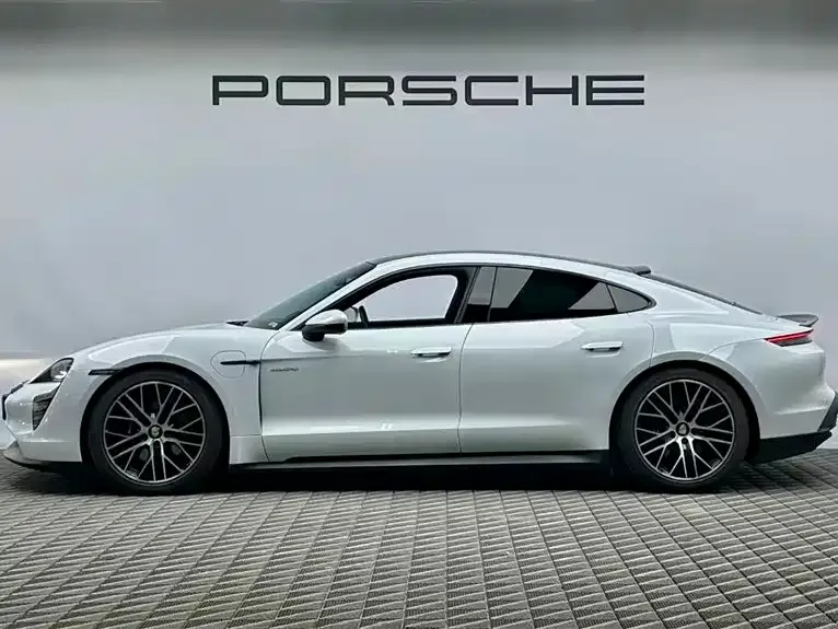 Porsche Taycan — фото 5
