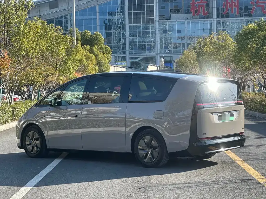Li Auto MEGA 2024 из CN, фото 10
