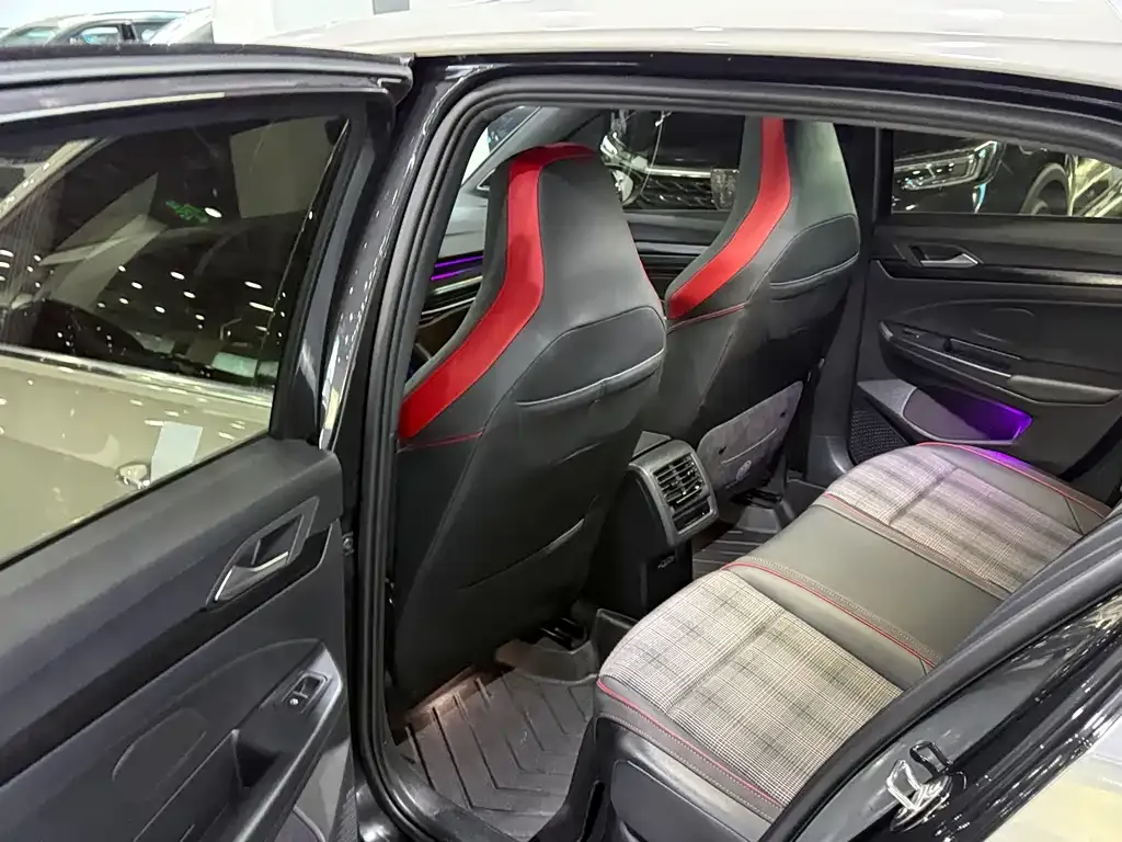 [object Object] Golf GTI 2022 из CN, фото 6