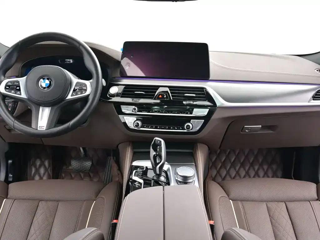 BMW 5 Series — фото 9