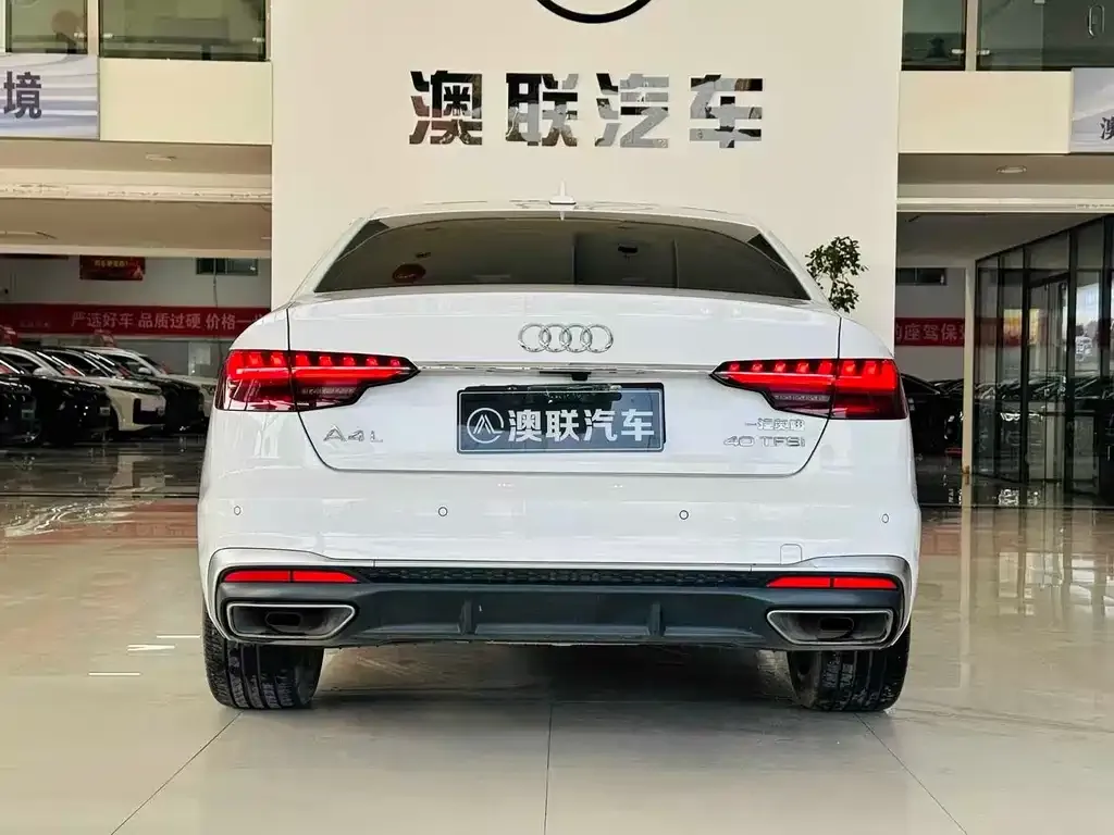 Audi A4L 2023 из CN, фото 2