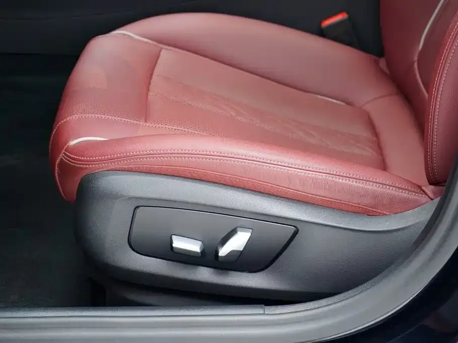 BMW 5 Series 2023 из CN, фото 8