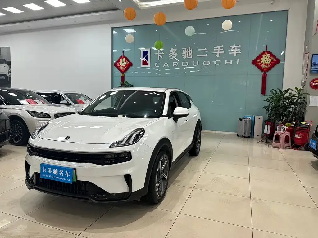 Lynk & Co 06 EM-P