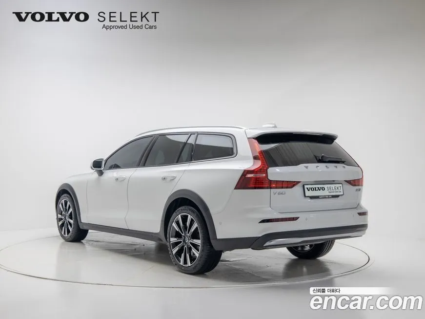 Volvo V60 — фото 5
